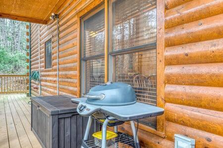 The Great Escape - Min From Parkway With Hot Tub Villa Gatlinburg Exterior photo
